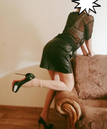 💋 У меня есть нежные руки, которые умеют раздвигать границы наслаждения. Мои услуги охватывают массаж, стриптиз, эротический танец, а также игры на интимные темы. Ты можешь быть уверен в моей опытности и сексуальной разносторонности. 🌟 Я искренне люблю свою работу и стремлюсь превзойти все ожидания. Мой прекрасный фотоальбом доказывает это. 😍 Позволь мне подарить тебе моменты настоящей страсти и расслабления в Москве. Не стесняйся, я твоя мечта, которая сбудется. Светлана